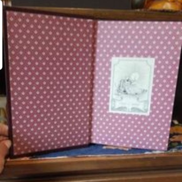 1st Ed Vanity Fair Collector Condition unread - Picture 4 of 10